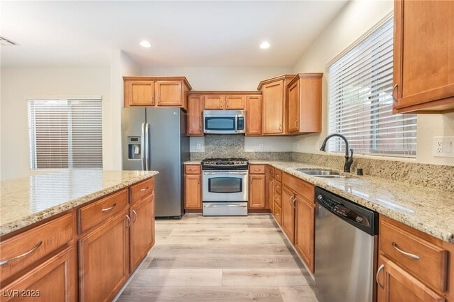 Building Photo - 10822 La Florentina Ave