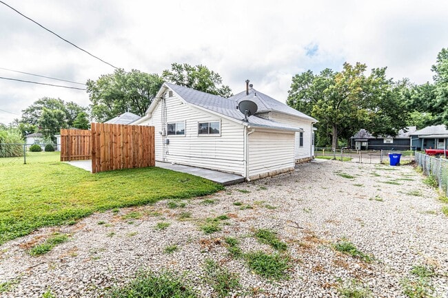 Building Photo - Single Family Home