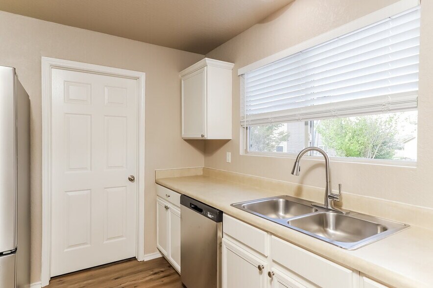 Building Photo - 4431 Mystic Sunrise Dr