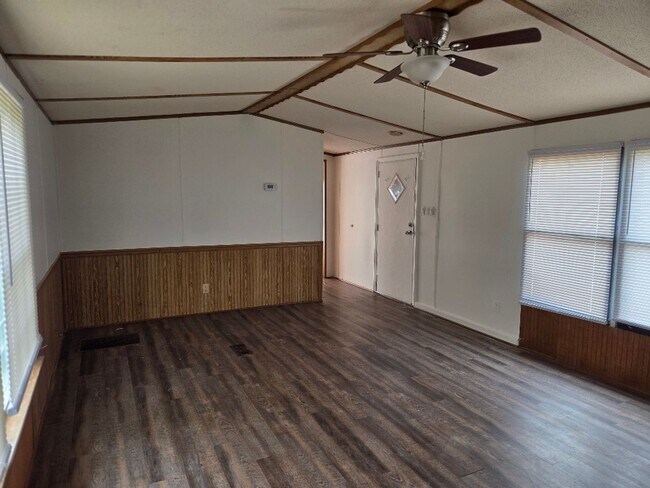 Building Photo - 101 Ann Dr