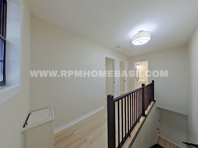 Building Photo - Fully Renovated 5-Bedroom Home with Modern...