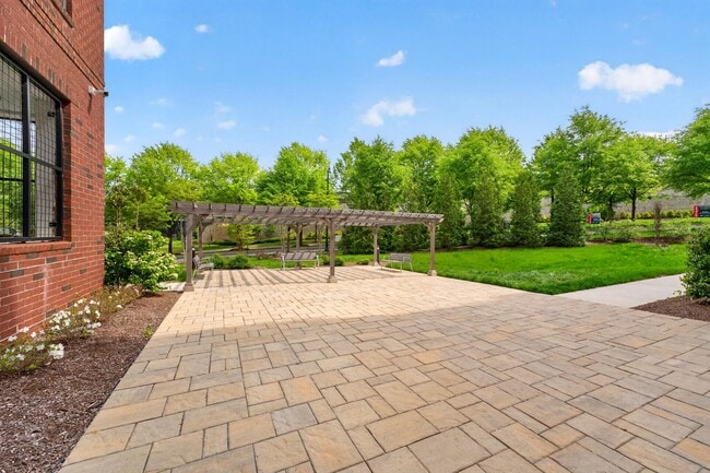 Building Photo - 102 St Ives Pl