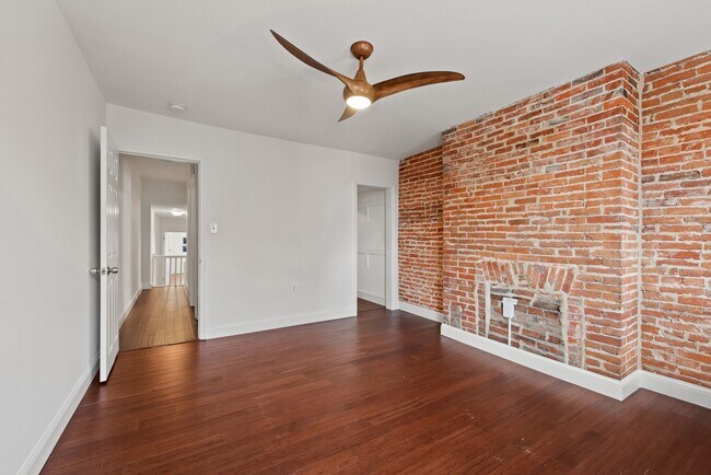 Building Photo - 312 S Exeter St