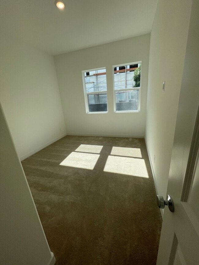 Building Photo - 3 Br/2bth -  GREAT PARK NEIGHBORHOOD - ONE STORY