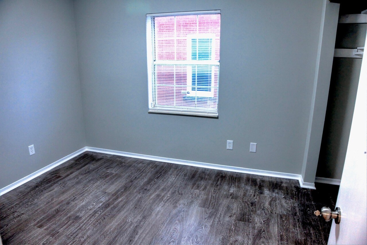 Building Photo - 306 E 17th Ave