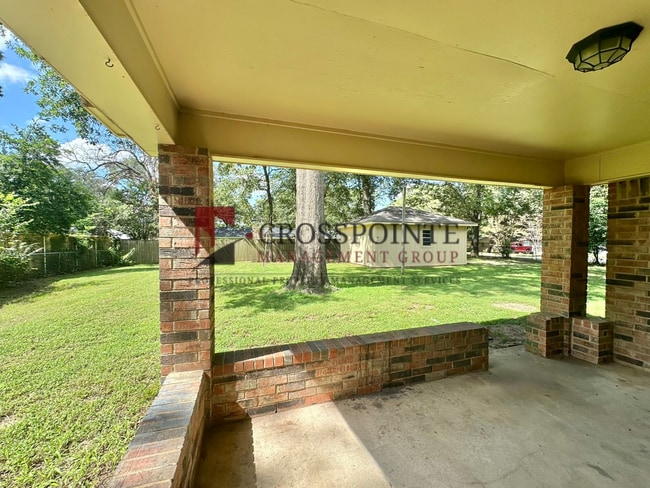 Building Photo - COMING SOON! 3 Bedroom 2 Bath in Flint!
