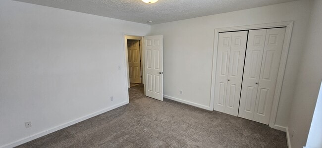 Building Photo - 400 Par Ave