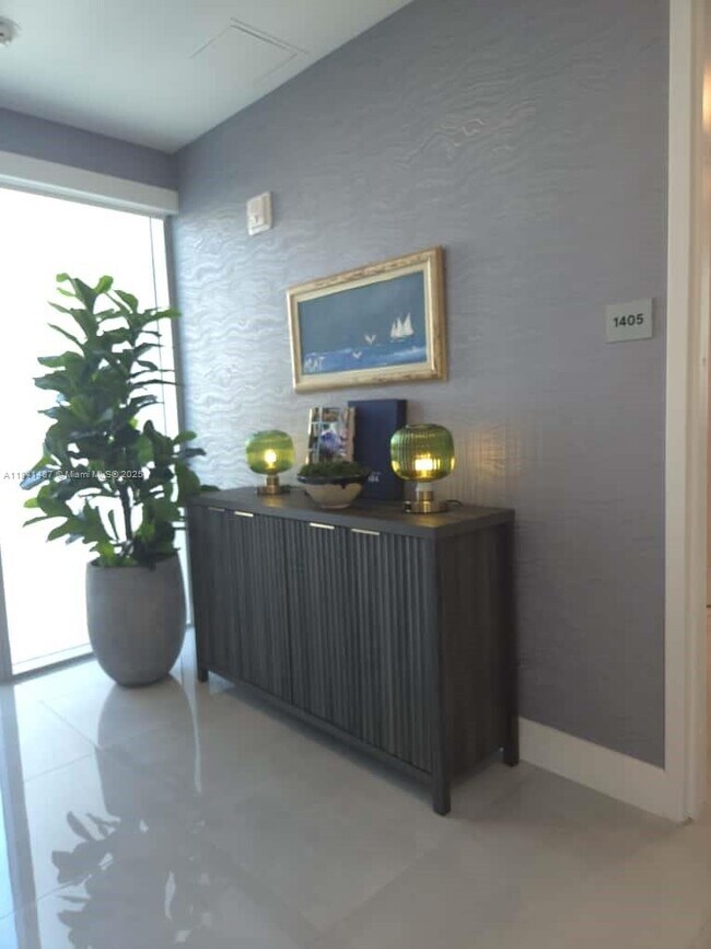 Building Photo - 17550 Collins Ave