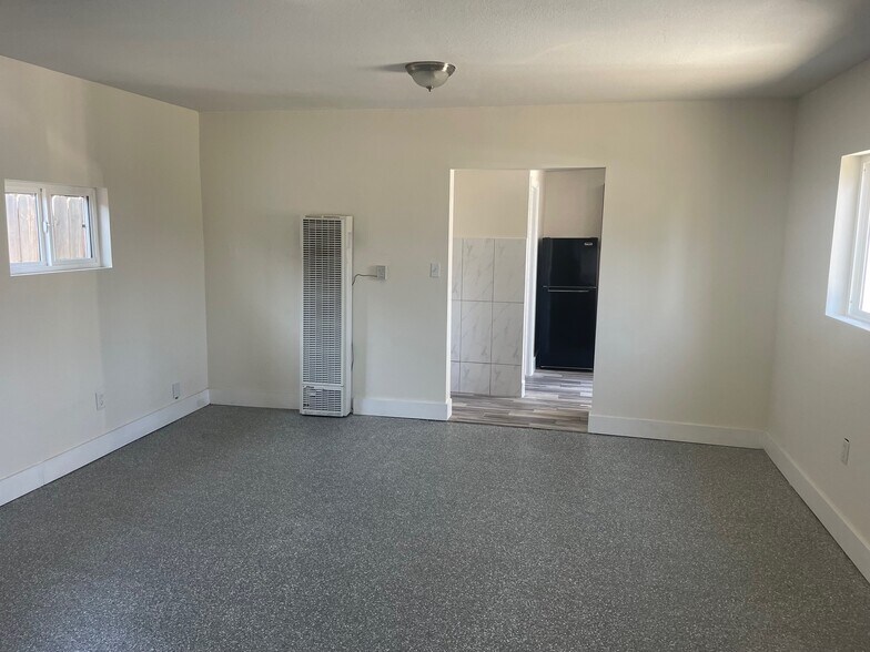 Building Photo - 1733 W 150th St