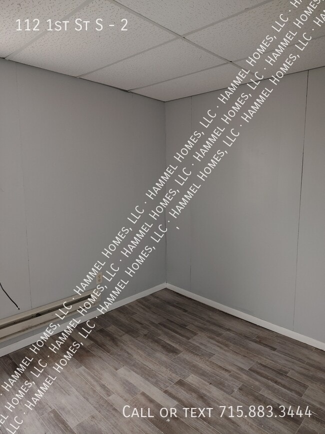 Building Photo - 112 1st St S