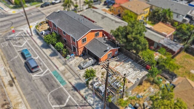 Building Photo - 348 W 83rd St