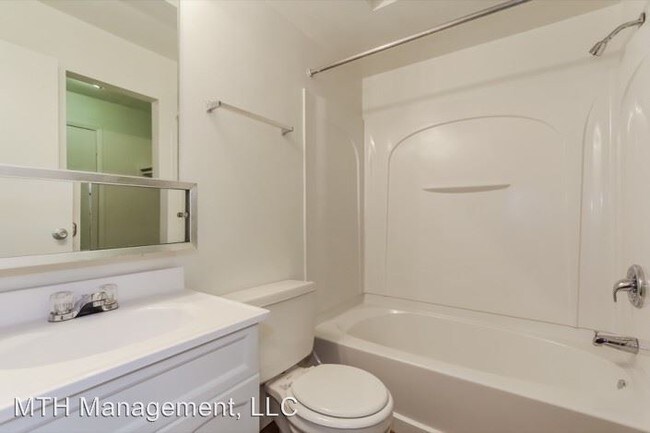 Building Photo - 1 br, 1 bath Apartment - 1605 Bacon Avenue