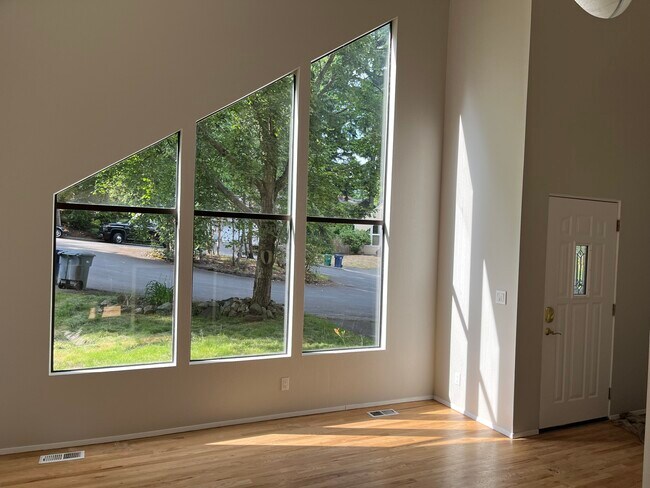 Building Photo - 9807 116th Place Northeast