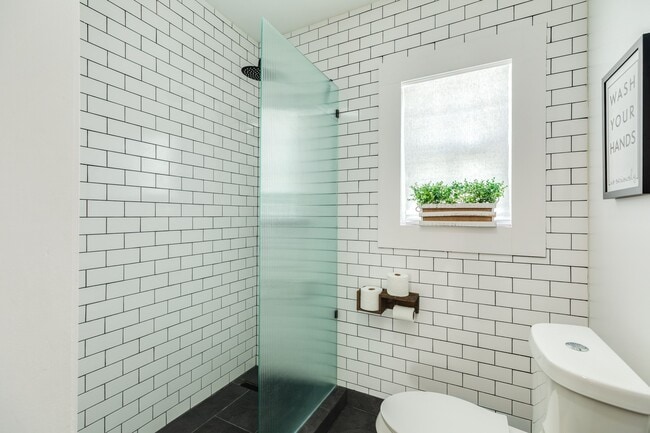 Building Photo - 4417 Avenue R