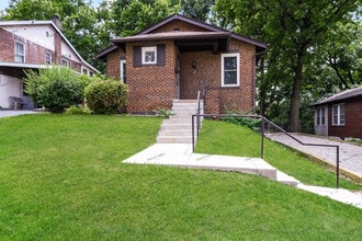 Building Photo - 7420 Lansdowne Ave
