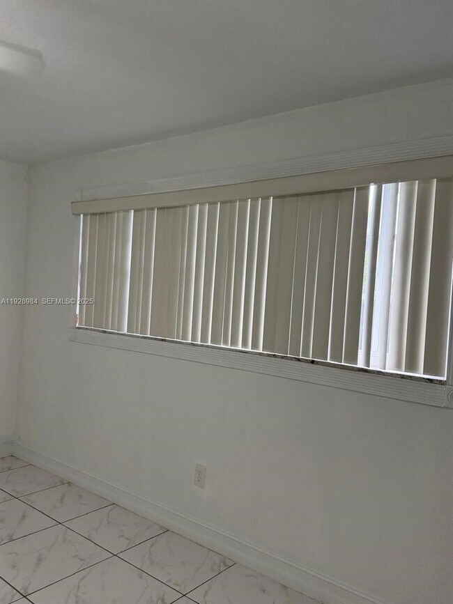 Building Photo - 13100 NW 22nd Ave