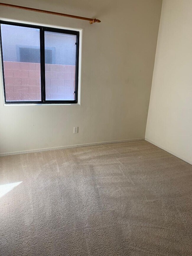 Building Photo - 7518 W Crimson Sky Dr