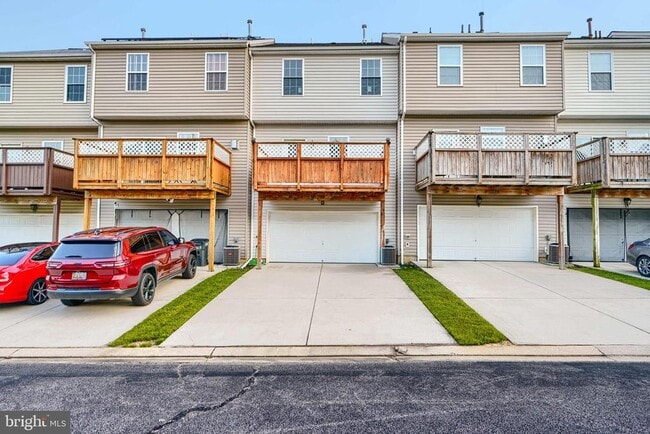 Building Photo - 736 Wineberry Way