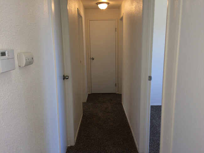 Building Photo - 3bed 2 bath House For Rent!