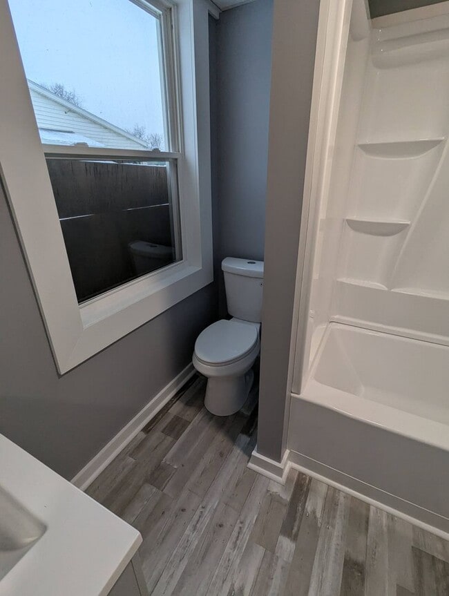 Building Photo - 19 Main St