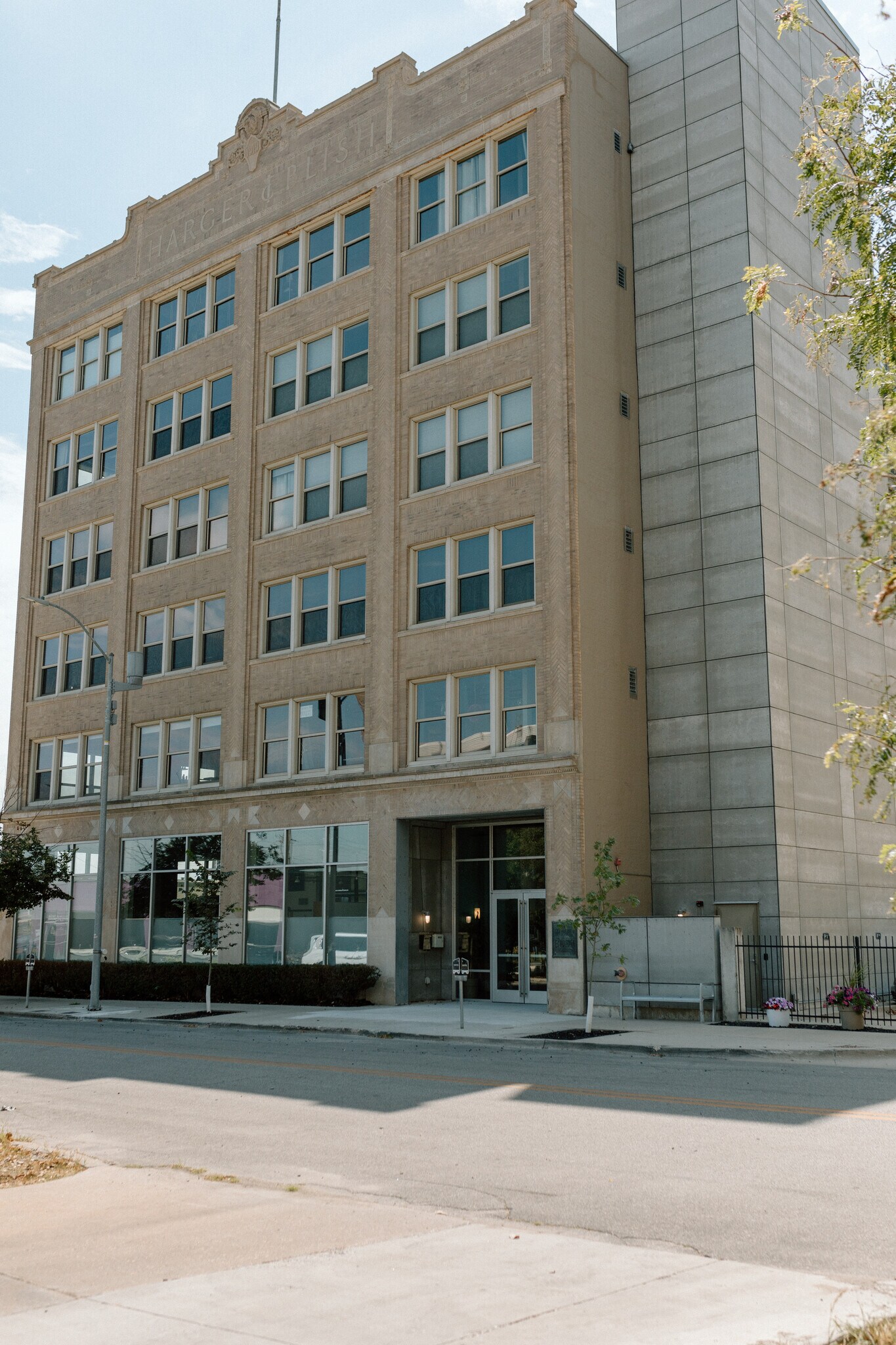 Building Photo - 112 11th St