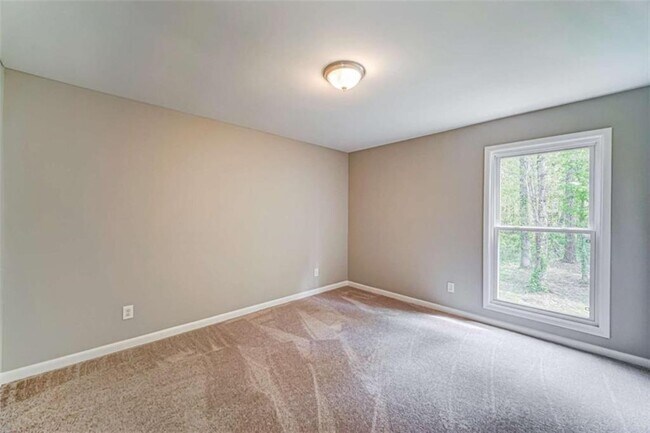 Building Photo - 2218 Woodfern Dr