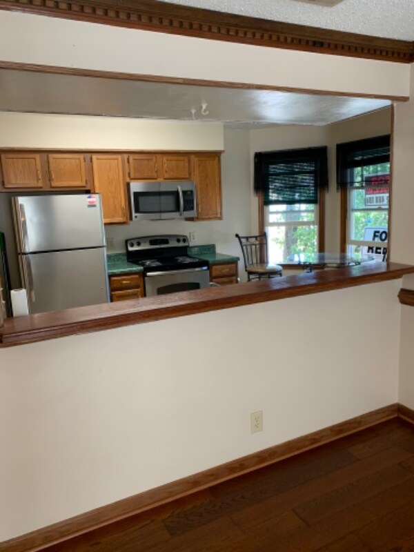 Building Photo - 16 Academy Ln