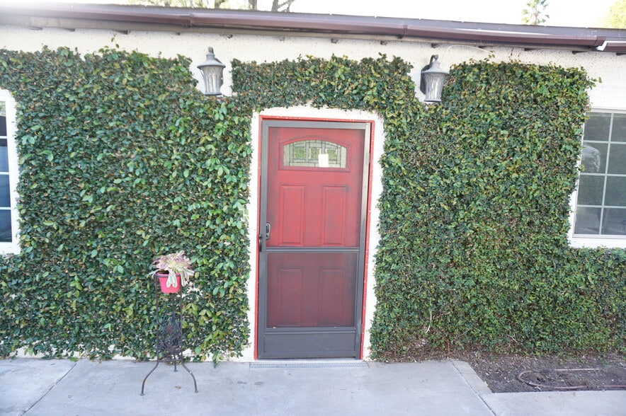 Building Photo - 14820 Devonshire St