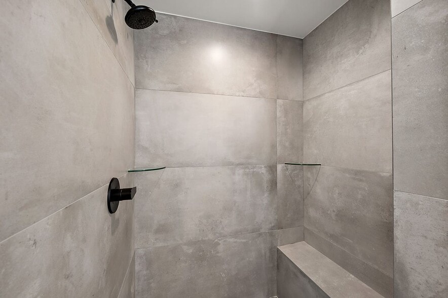 Building Photo - 5956 Willow Grove