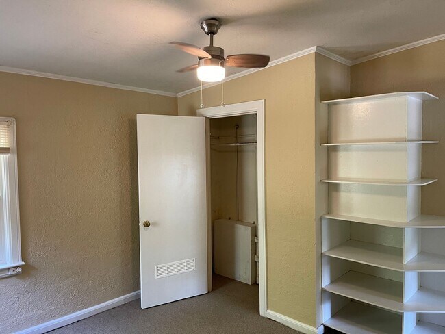 Building Photo - Two Bedroom One Bath in Normaltown