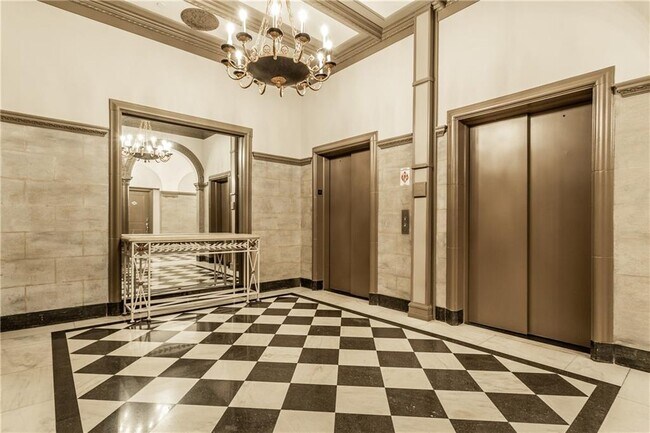 Beautiful achitecture - 350 N Meridian St