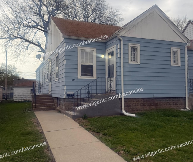 Building Photo - 511-511 169th St