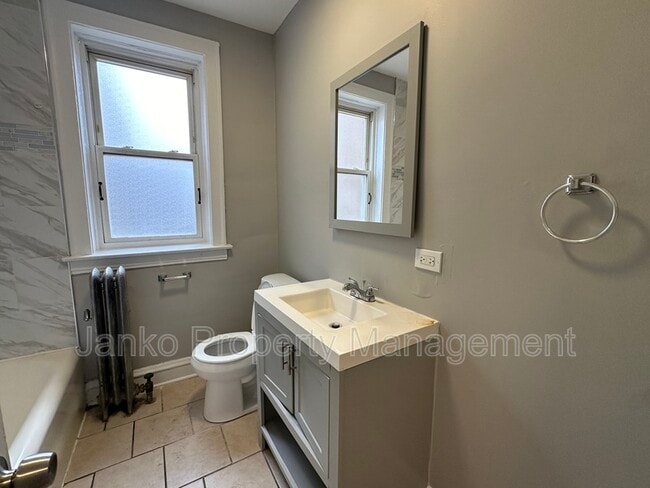 Building Photo - 625 E 80th St