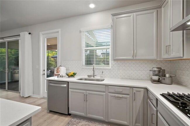 Building Photo - 5636 Silver Sun Dr