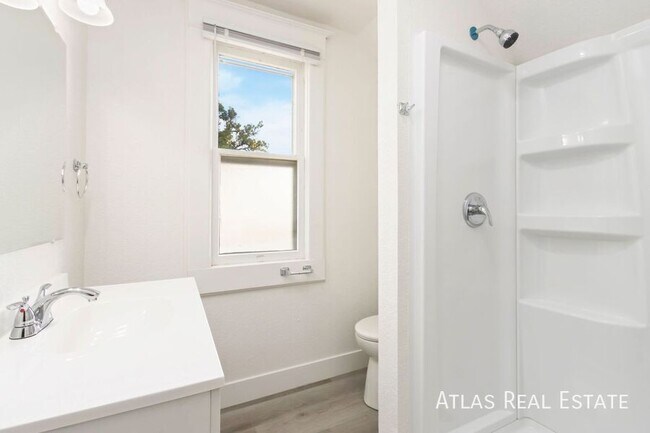 Building Photo - 1904 8th Ave