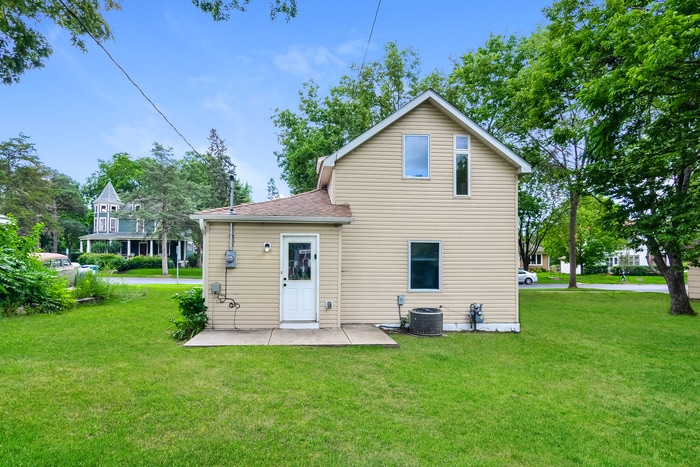 Building Photo - 123 4th Ave E