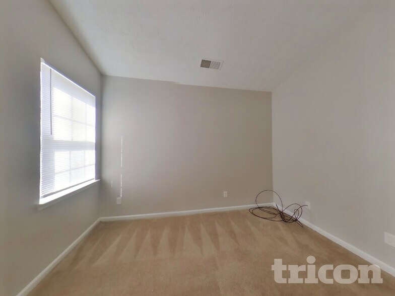 Building Photo - 1427 Wilshire Way