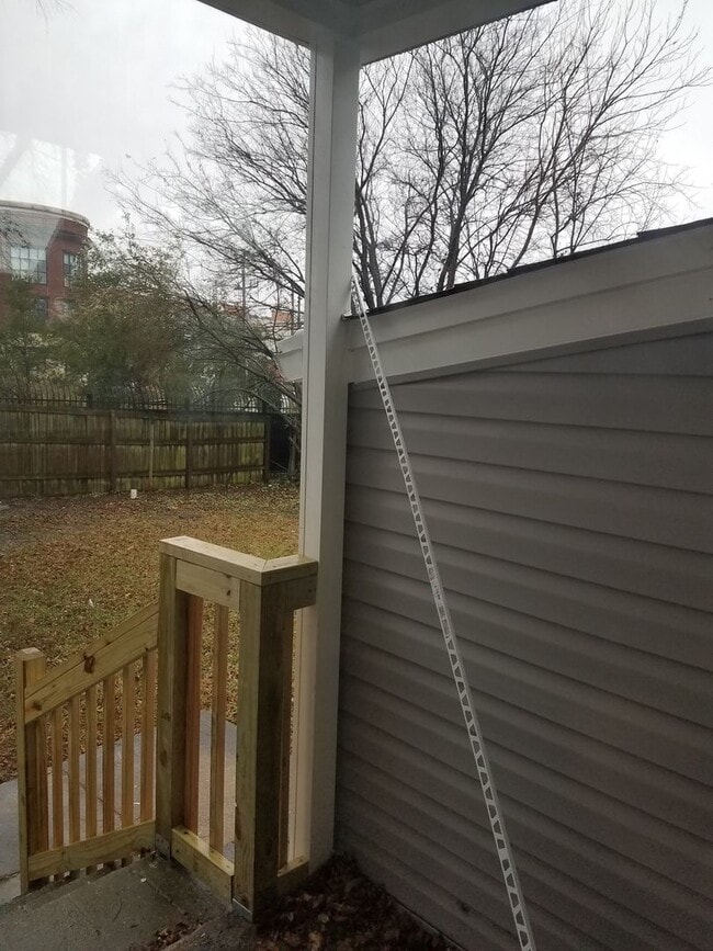 Building Photo - 5 BR Near ODU!