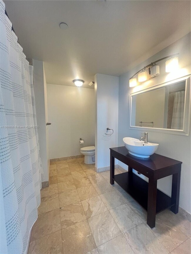 Building Photo - 350 S Miami Ave