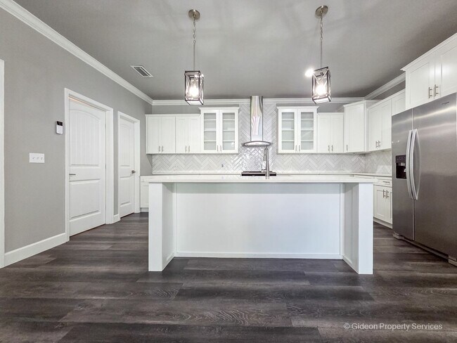 Building Photo - 1757 SW 72nd CIR