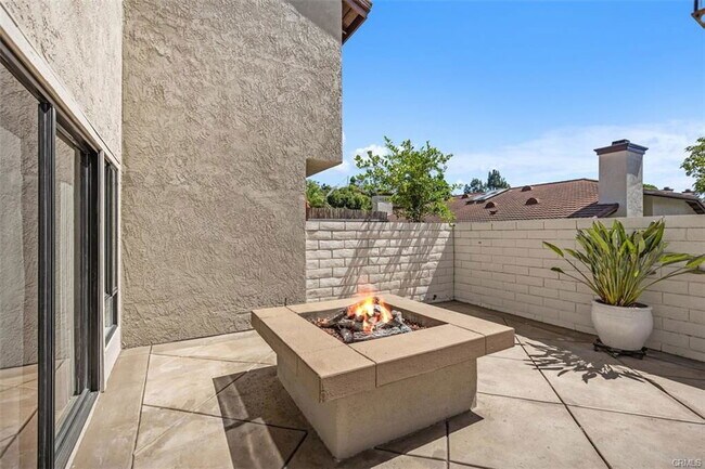 Building Photo - 25716 Harbor Point Dr