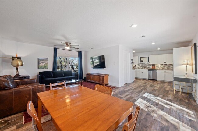 Building Photo - 712 Ruby Isle Dr
