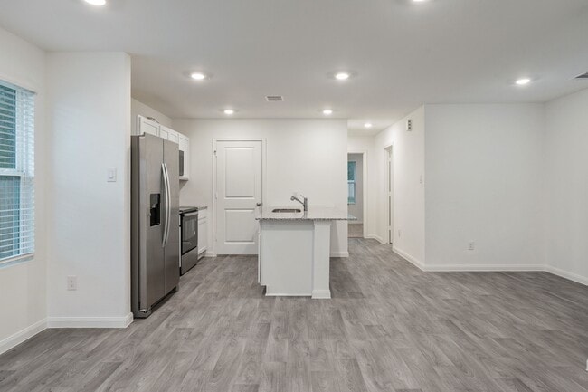 Building Photo - 12070 William Trails Cir