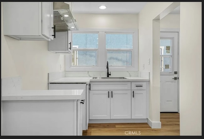 Building Photo - 200 N Willow Ave