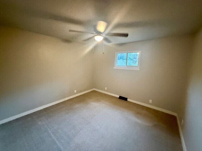 Building Photo - 316 Marzee Ann Dr