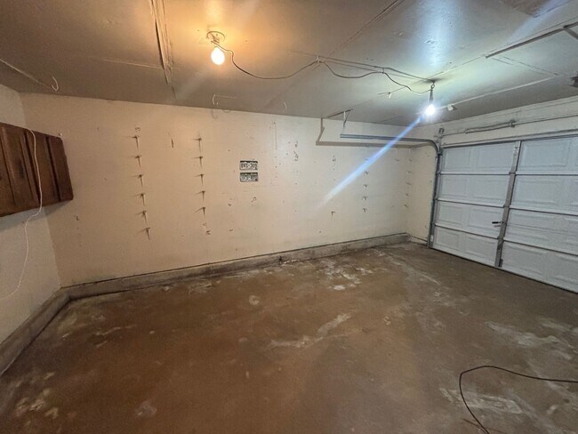Building Photo - 1227 Maxwell St