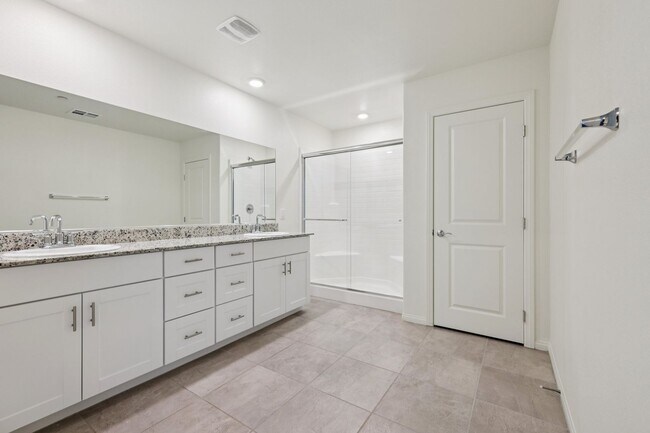 Building Photo - 10971 Meridian Flds Ave