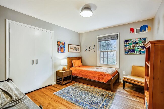 Building Photo - Fabulous 5BR 2.5BA Located in Close in Roc...