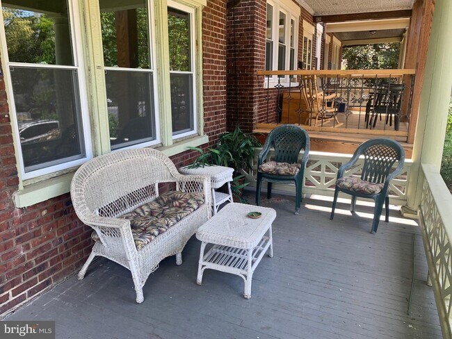 Building Photo - 1304 N Clayton St