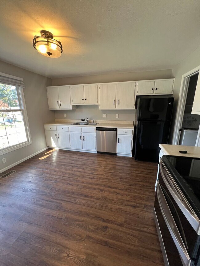 Building Photo - 81-83 Amherst